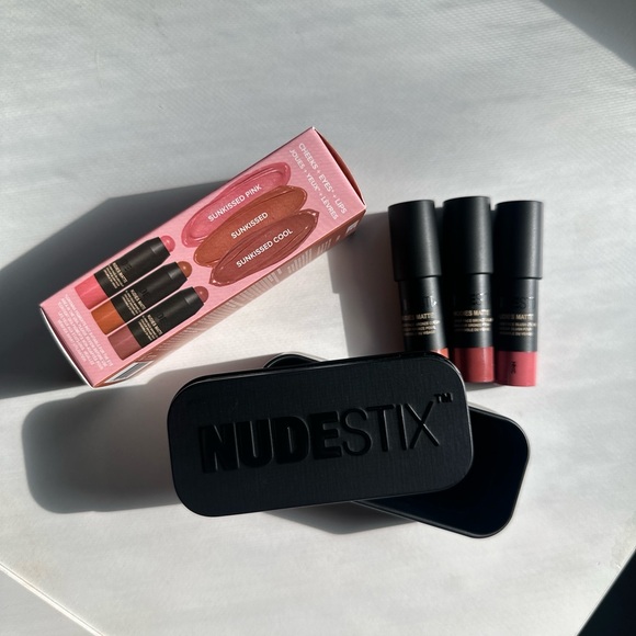 NUDESTIX Pretty Blush 3-Piece Mini Kit - Picture 1 of 2